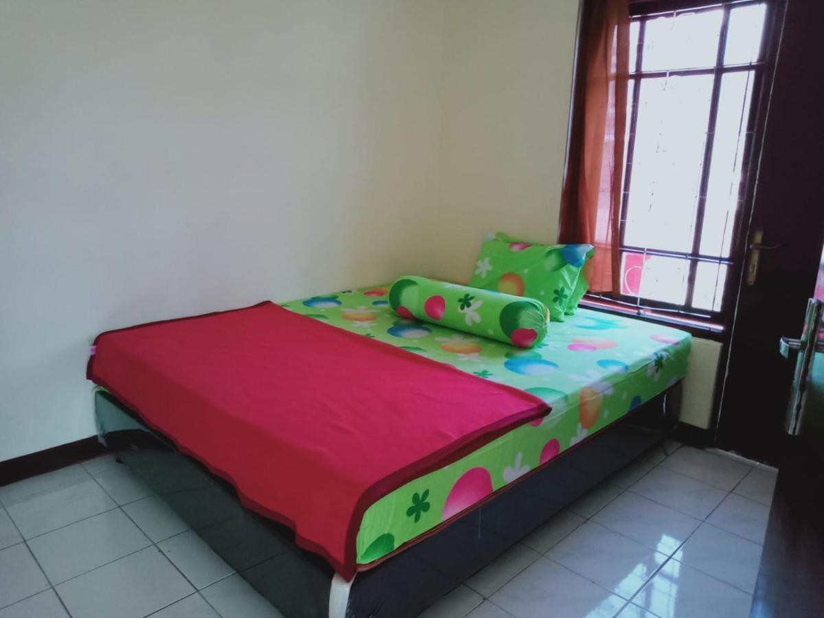 Villa Musti Green Apple Cipanas Sindanglaya Екстериор снимка