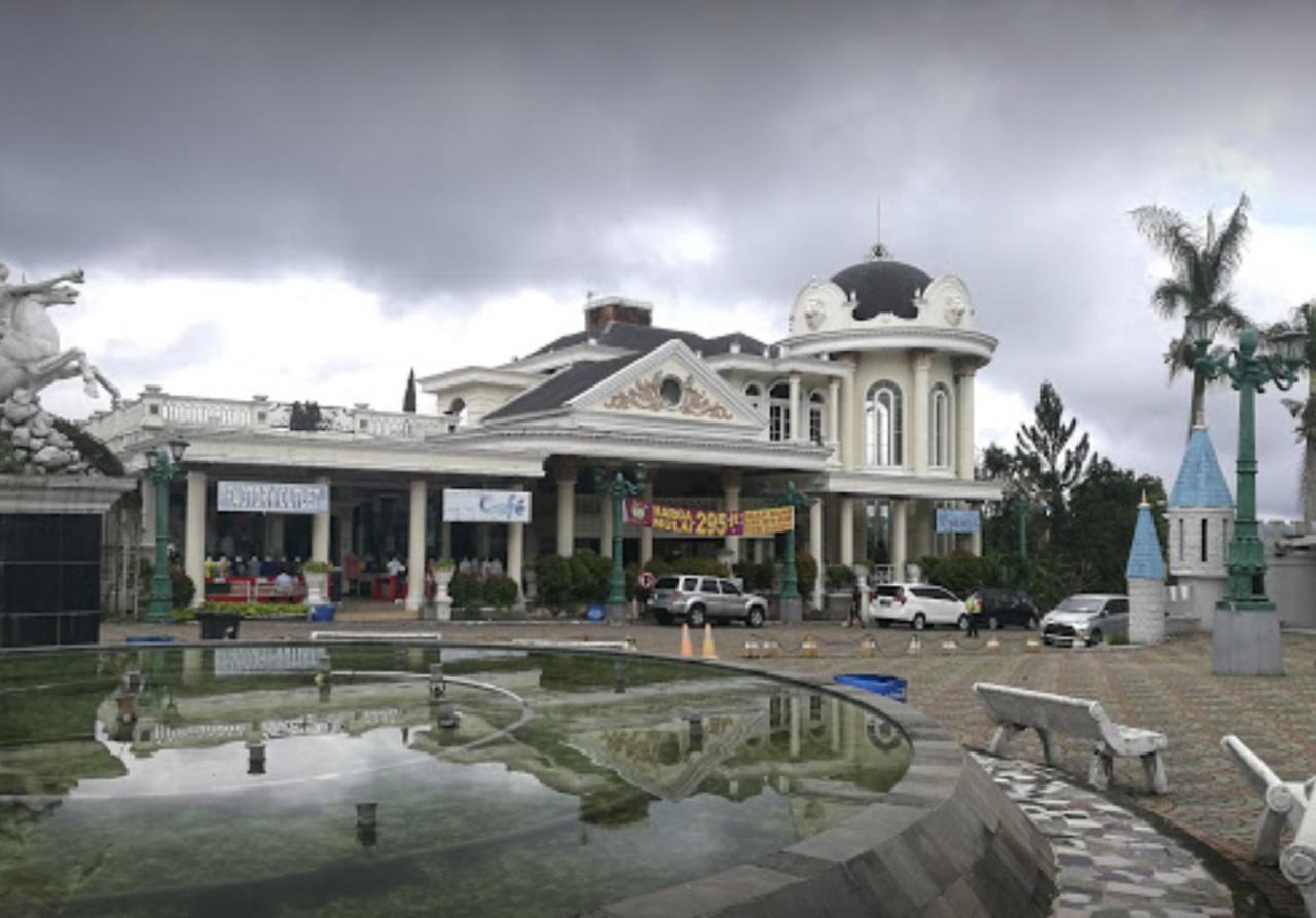 Villa Musti Green Apple Cipanas Sindanglaya Екстериор снимка
